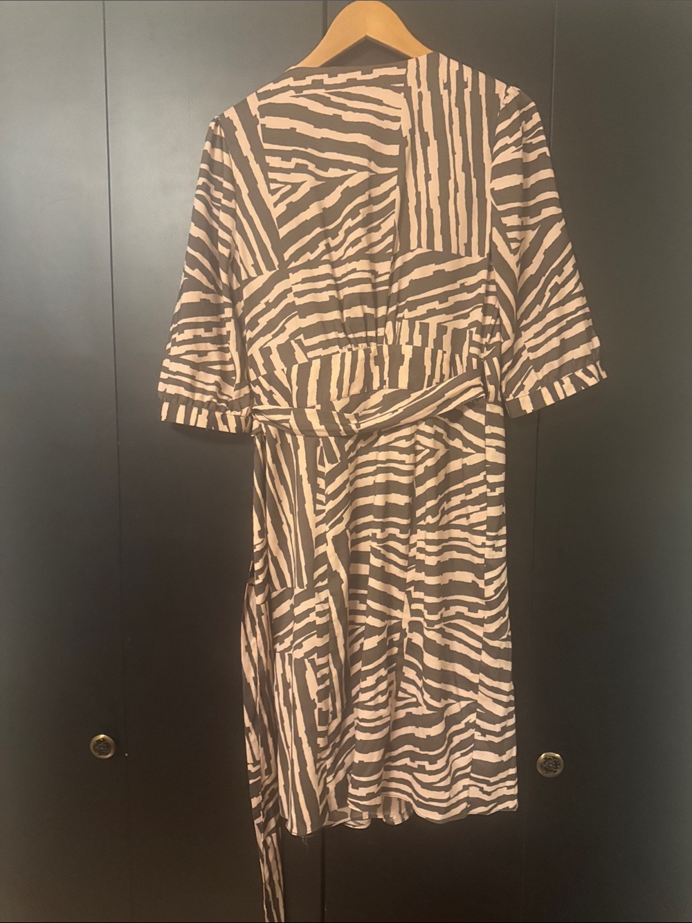 Banana Republic Gray and Light Pink Printed Wrap Midi Dress - Picture 2 of 4